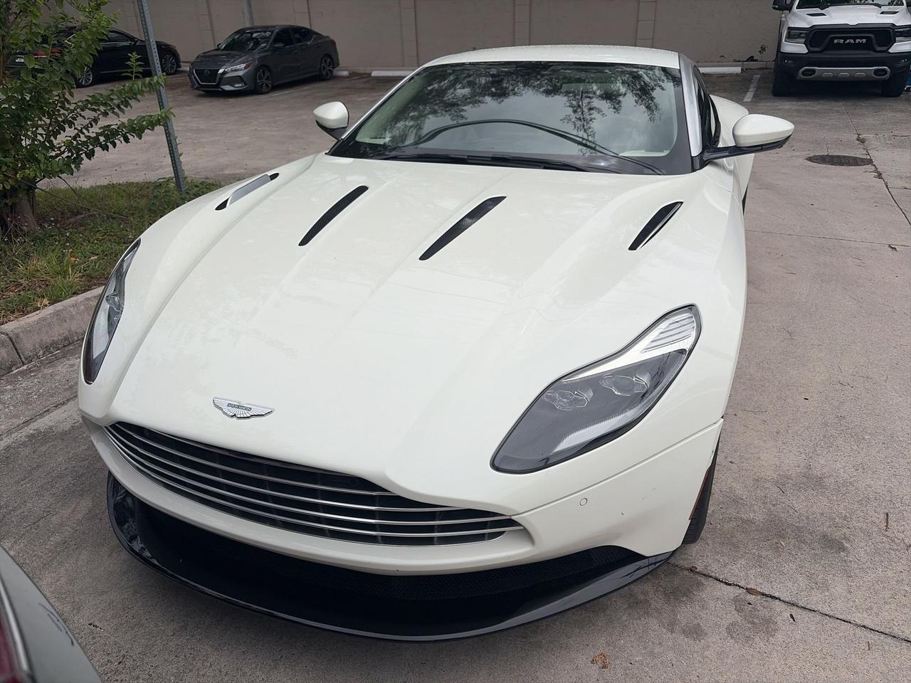 aston martin db11 2017 SCFRMFAV5HGL00792 image aston martin db11 2017 SCFRMFAV5HGL00792 image